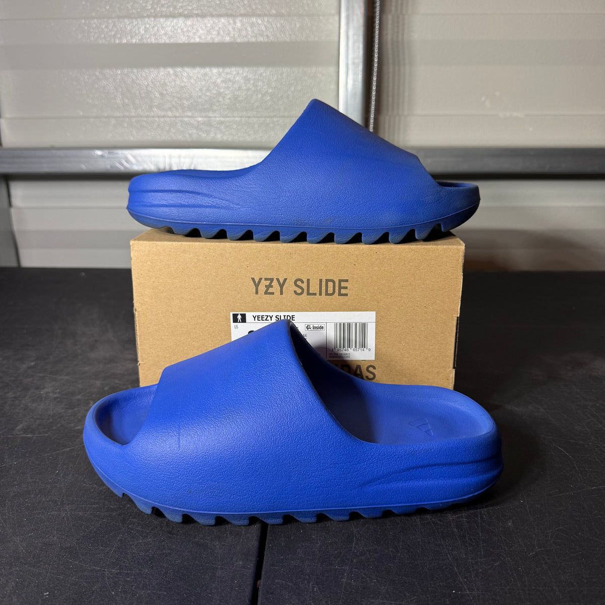 Size 8 - Yeezy Azure Slide