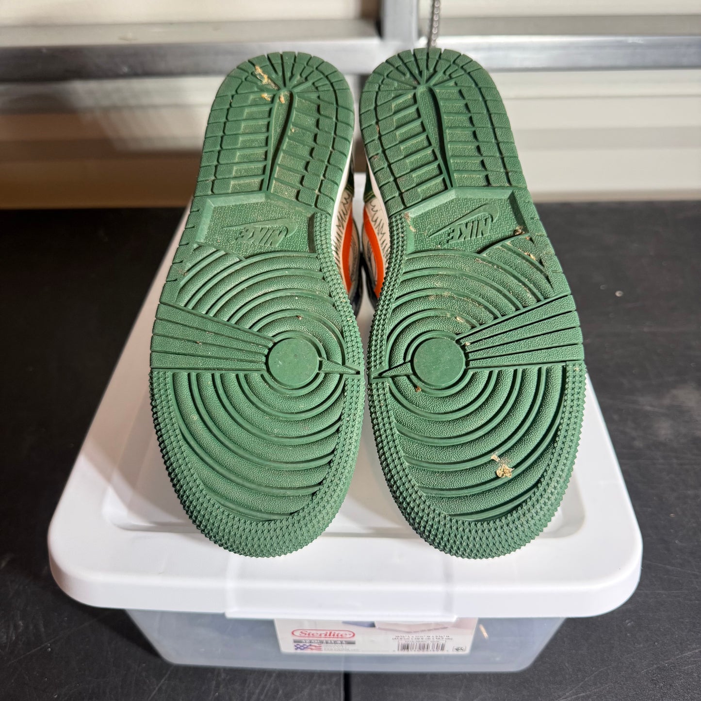 Size 6.5Y - AJ 1 Mid Stitch