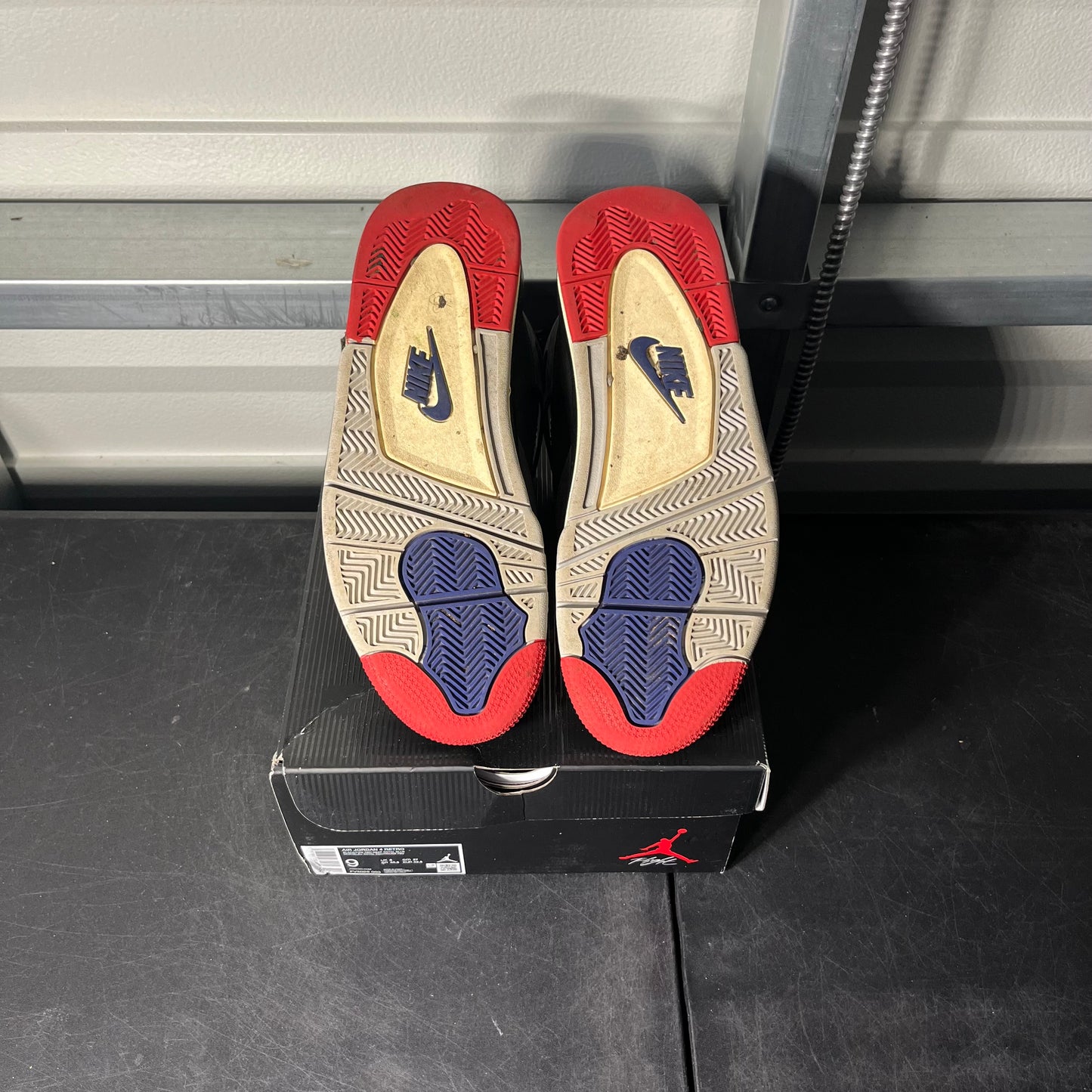 Size 9 - AJ 4 Rare Air