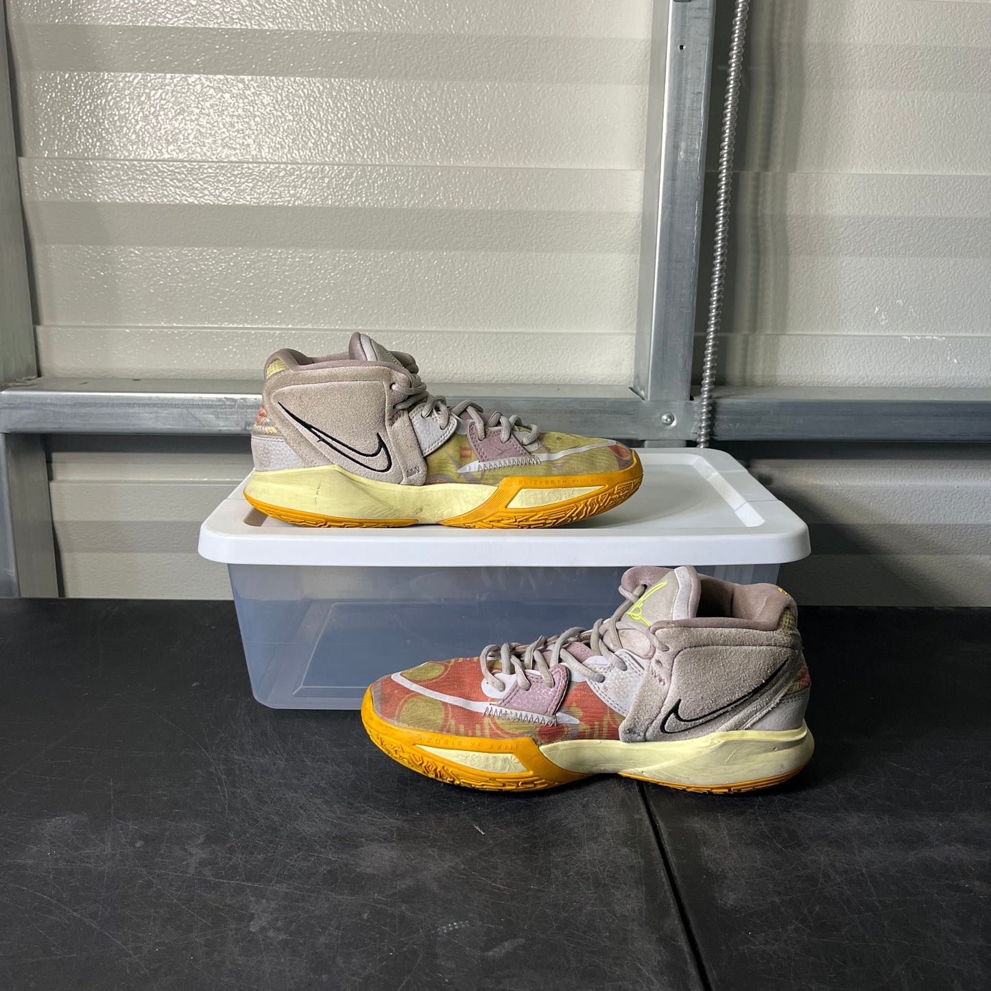Size 8 - Kyrie Infinity Iris Whisper Plum Fog