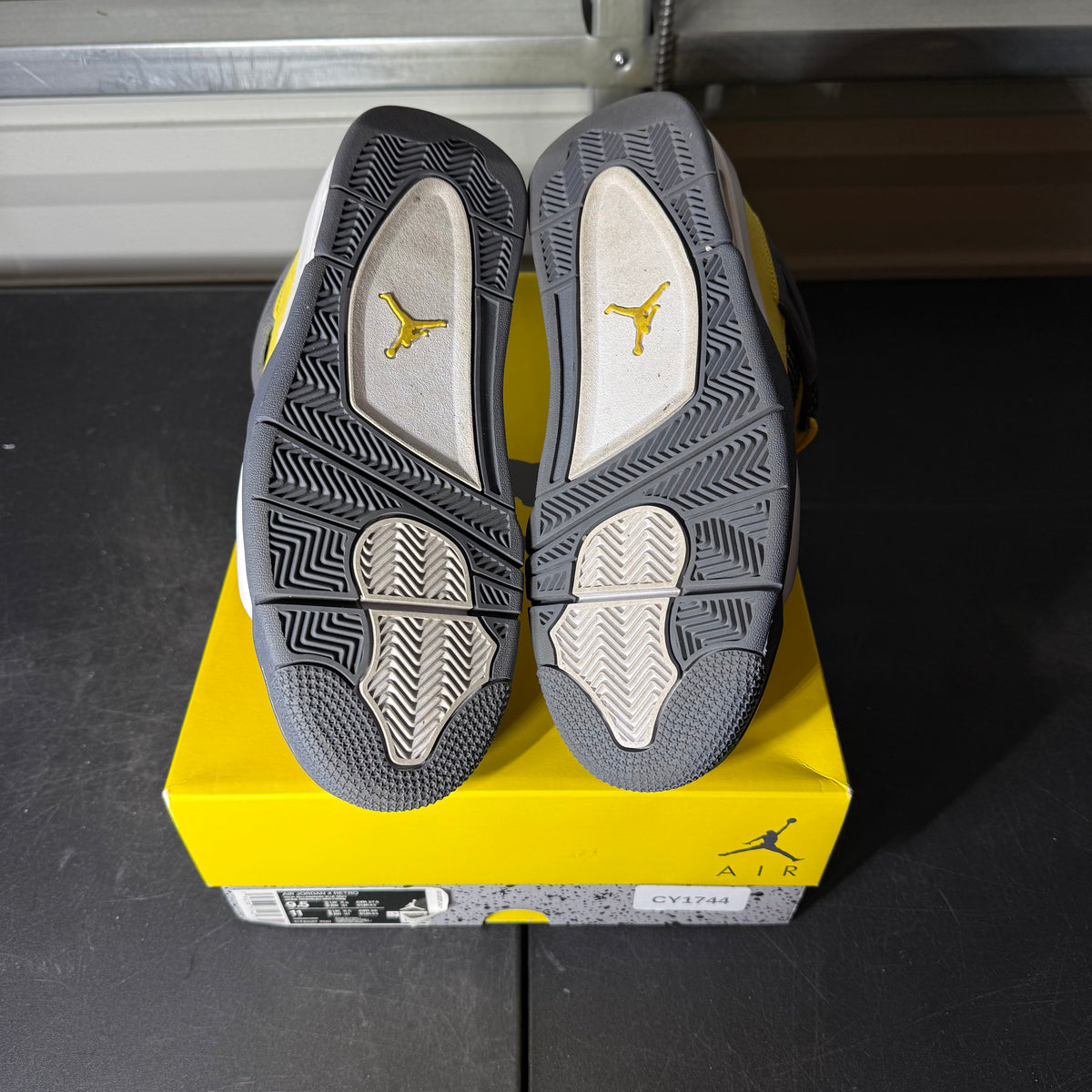 Size 9.5 - AJ 4 Lightning