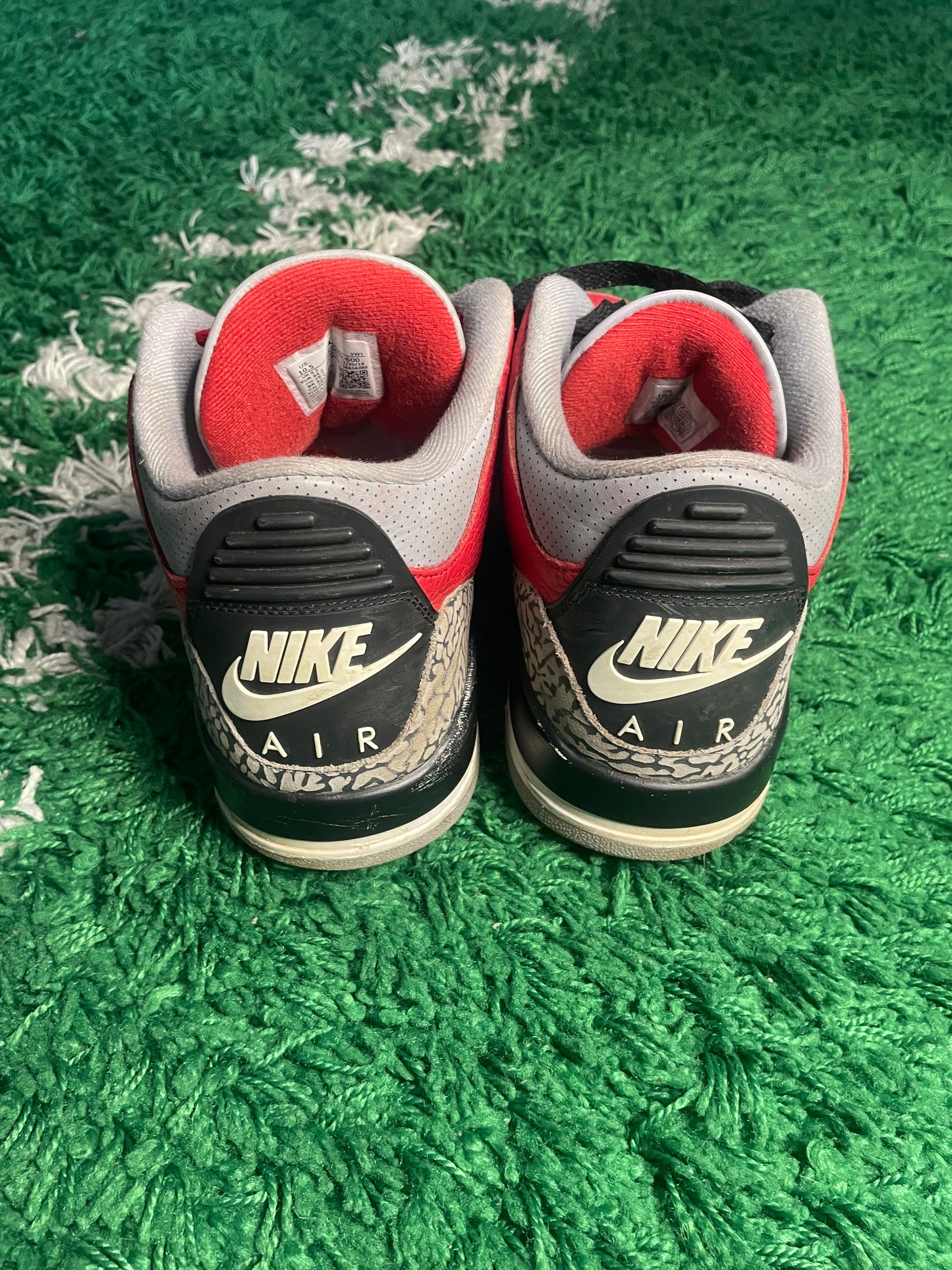 Size 10.5 - Jordan 3 Retro SE Mid Unite