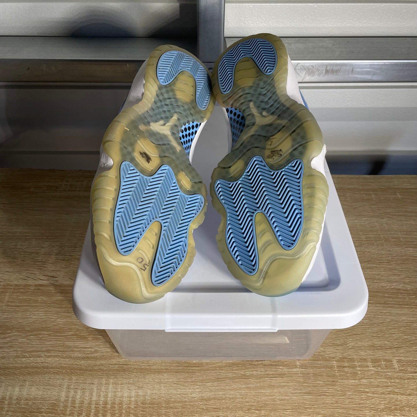 Size 9 - AJ 11 Retro Low UNC