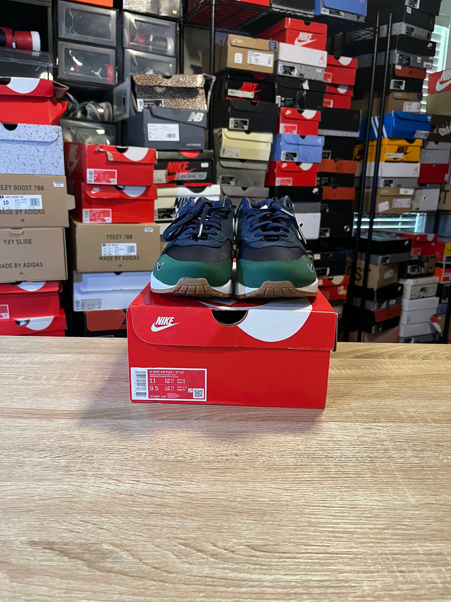 Size 9.5 - Air Max 1 ‘87 Qs