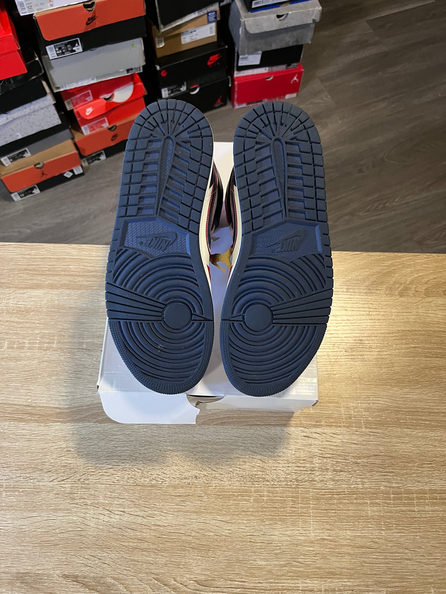 Size 9.5 - AJ 1 SE 2022 Mid USA