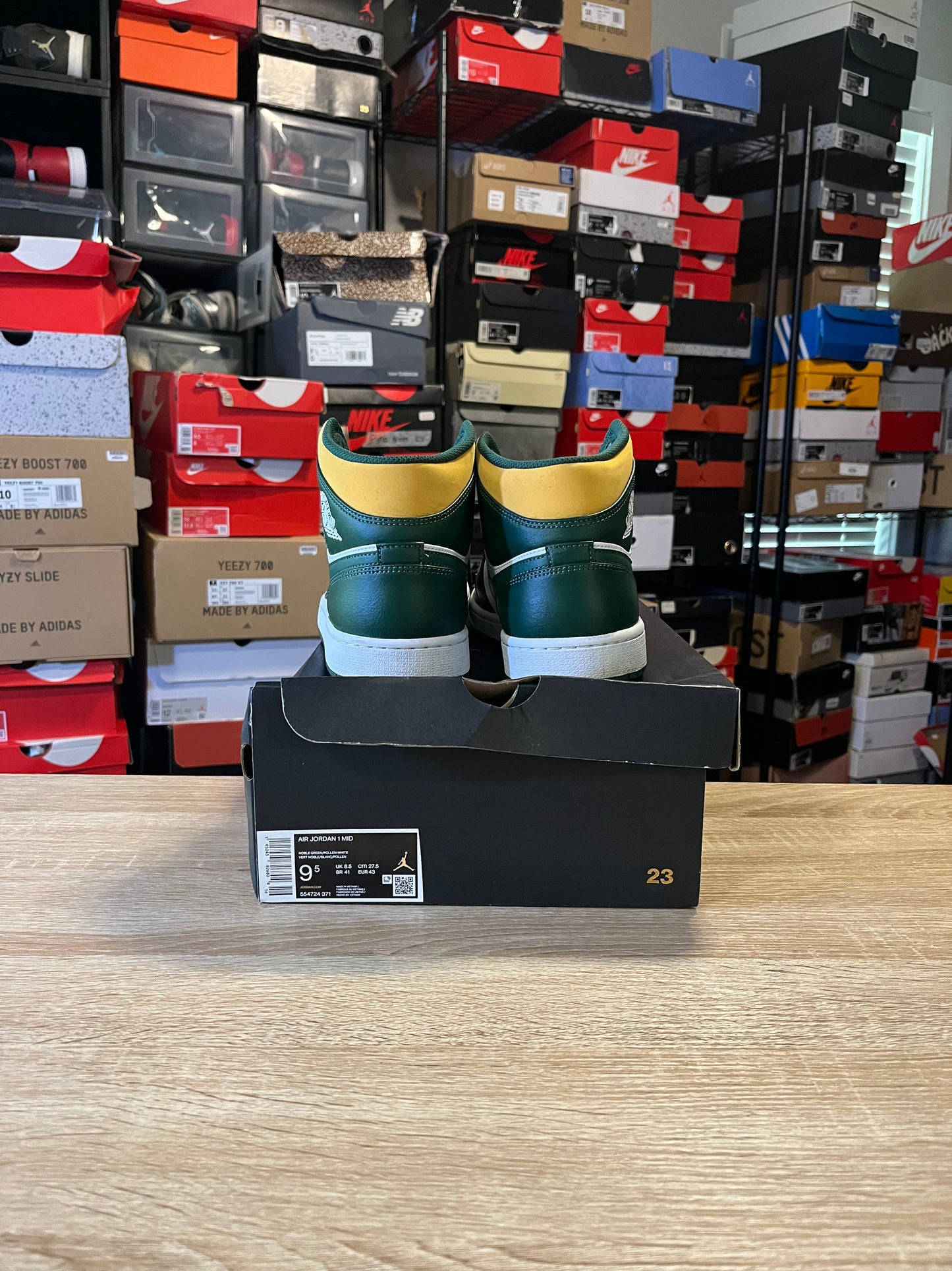 Size 9.5 - AJ 1 Mid Sonics