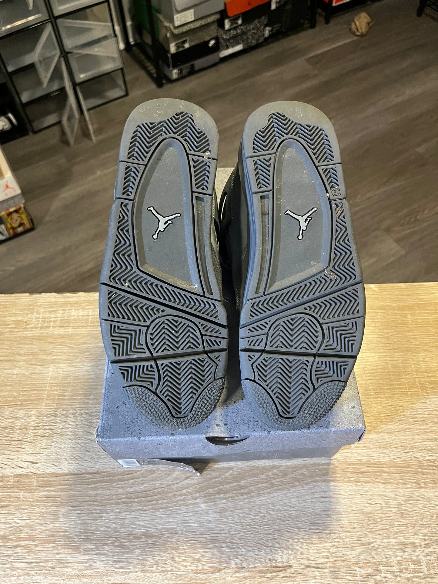 Size 8.5 - AJ 4 Wet Cement