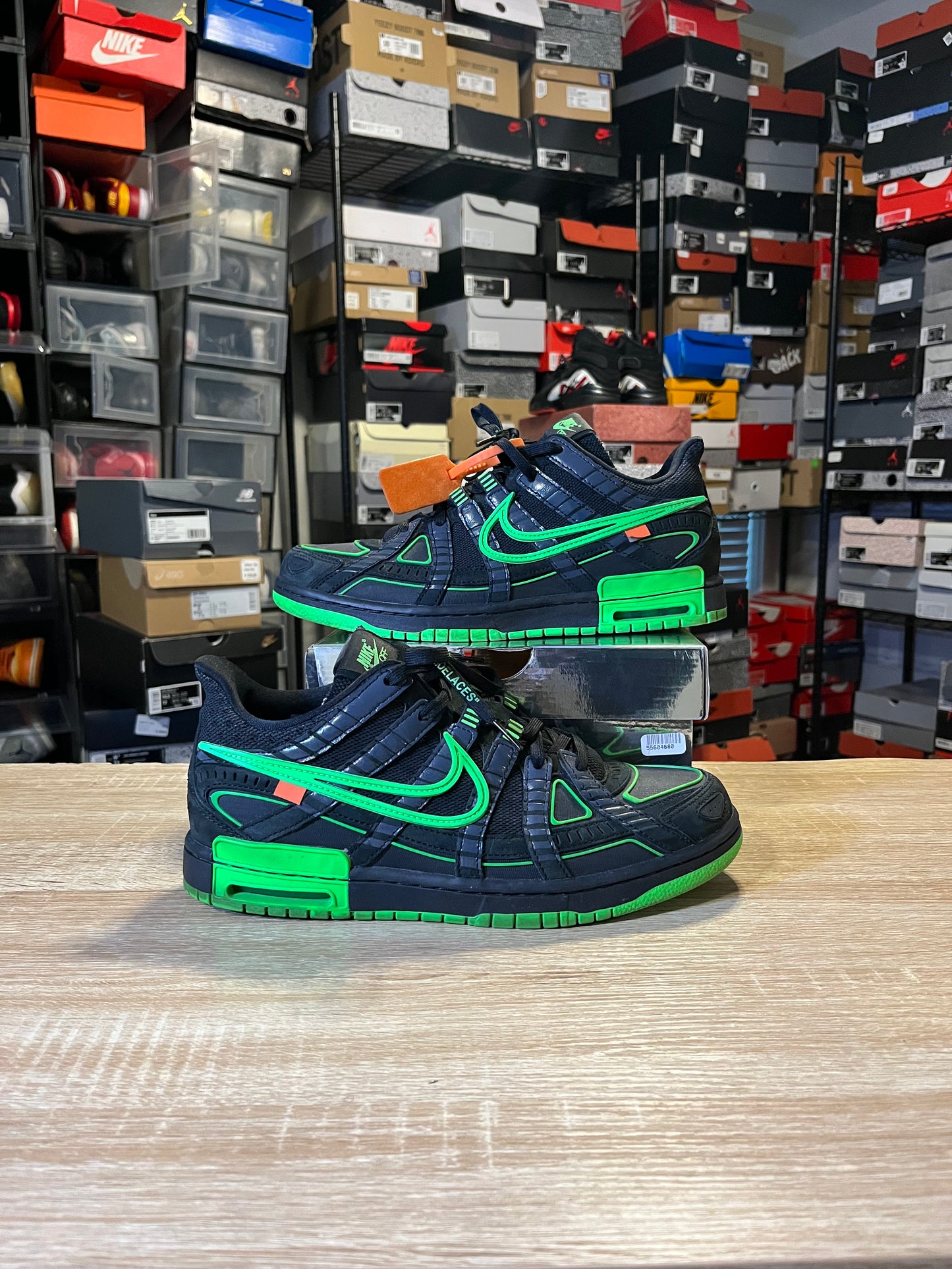 Size 10 - Air Rubber Dunk x Off-White Low Green Strike