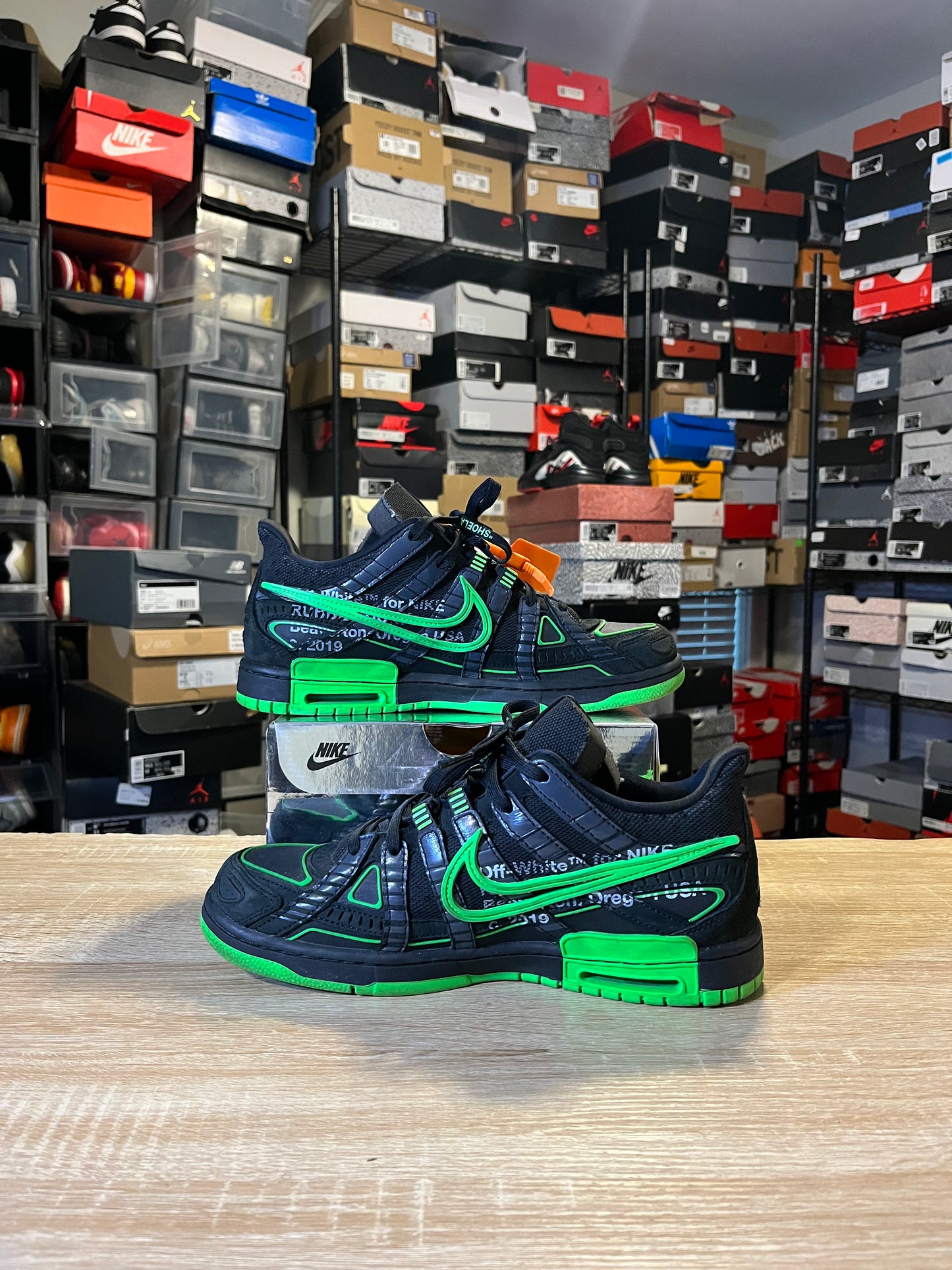 Size 10 - Air Rubber Dunk x Off-White Low Green Strike