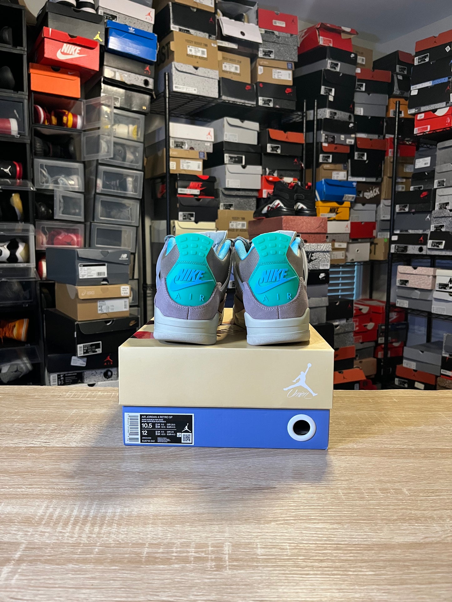 Size 10.5 - AJ 4 Retro x Union LA Taupe Haze