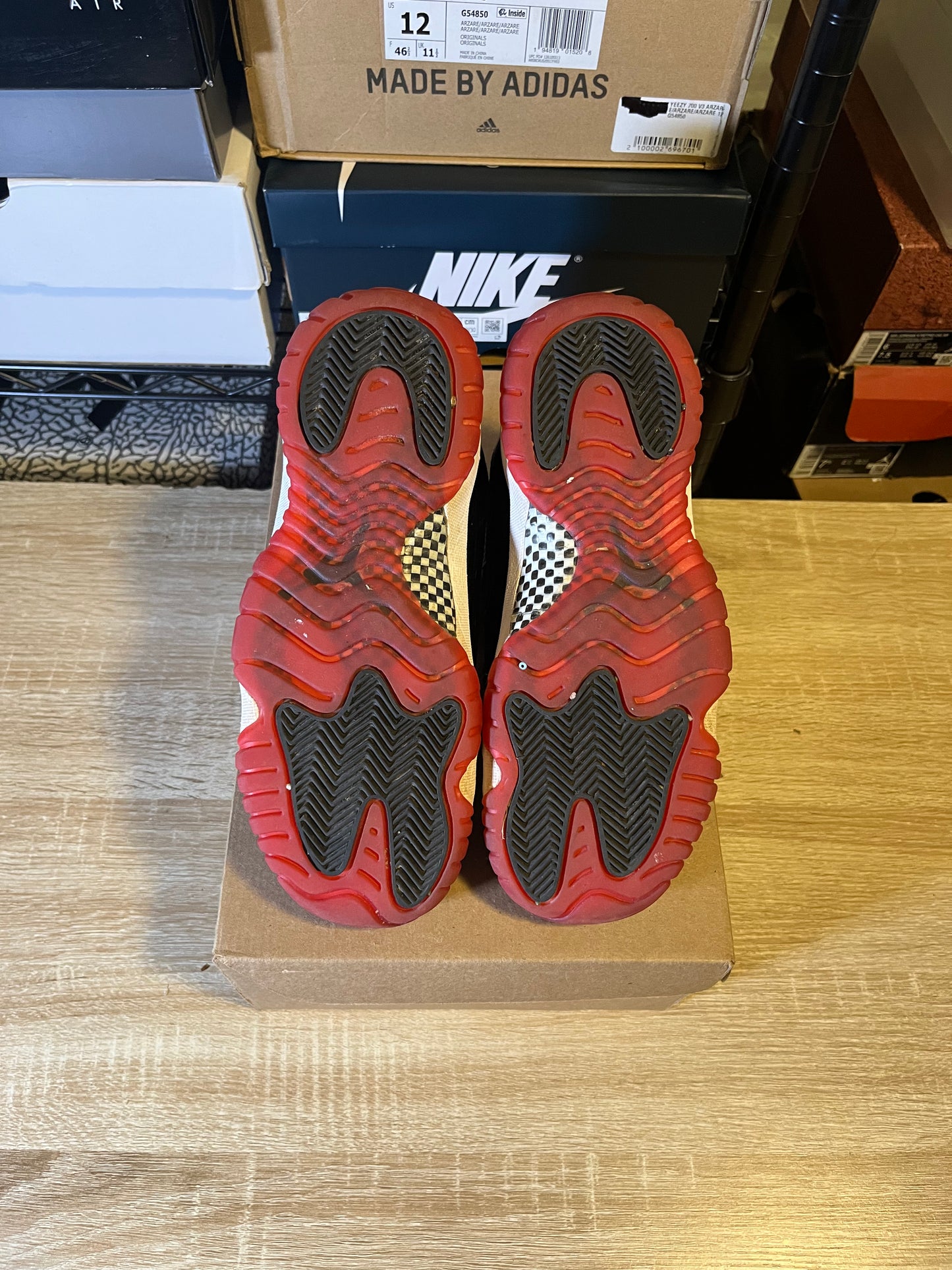 Size 6.5Y - AJ 11 Bred
