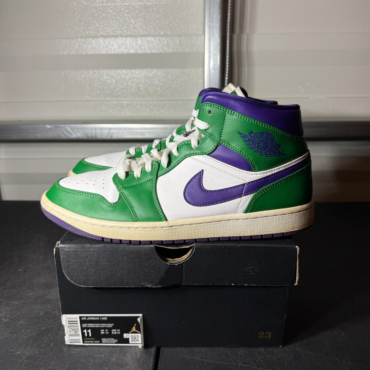 Size 11 - AJ 1 Mid Hulk