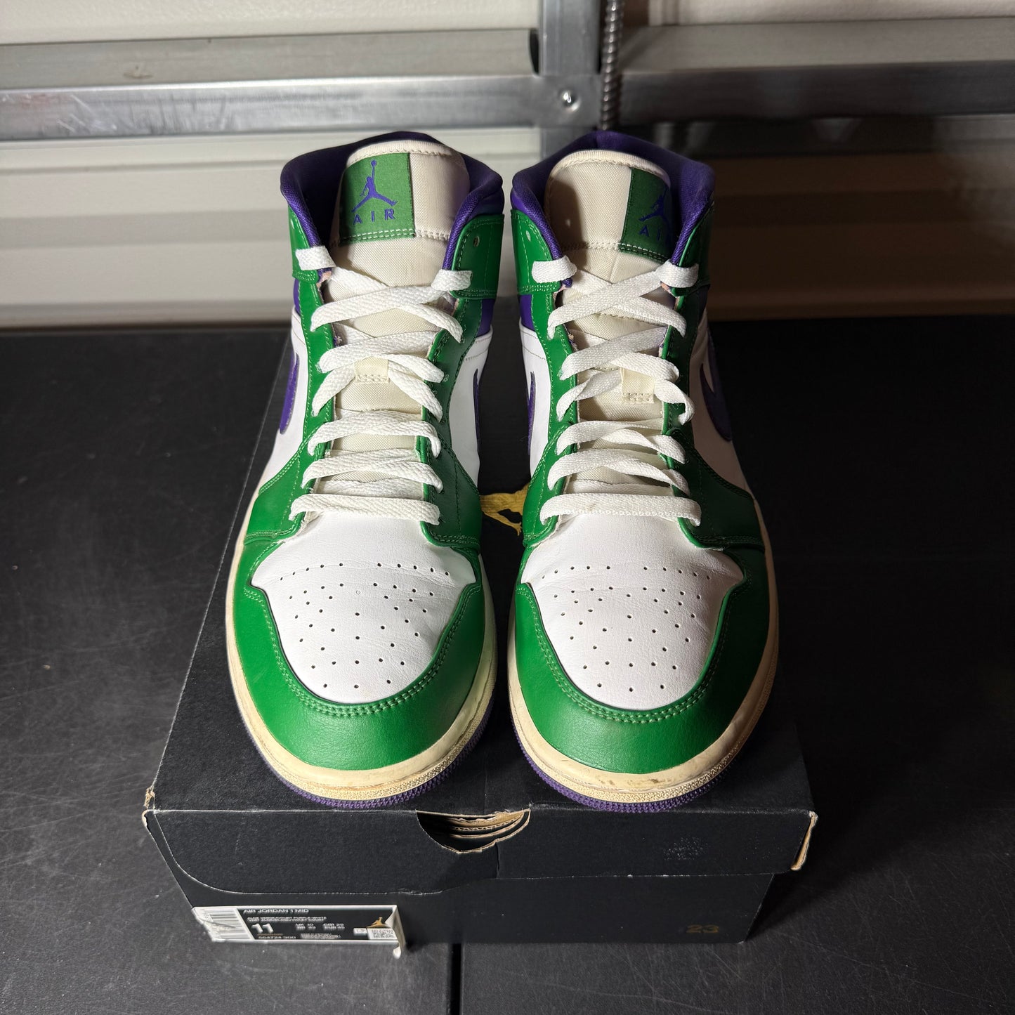 Size 11 - AJ 1 Mid Hulk