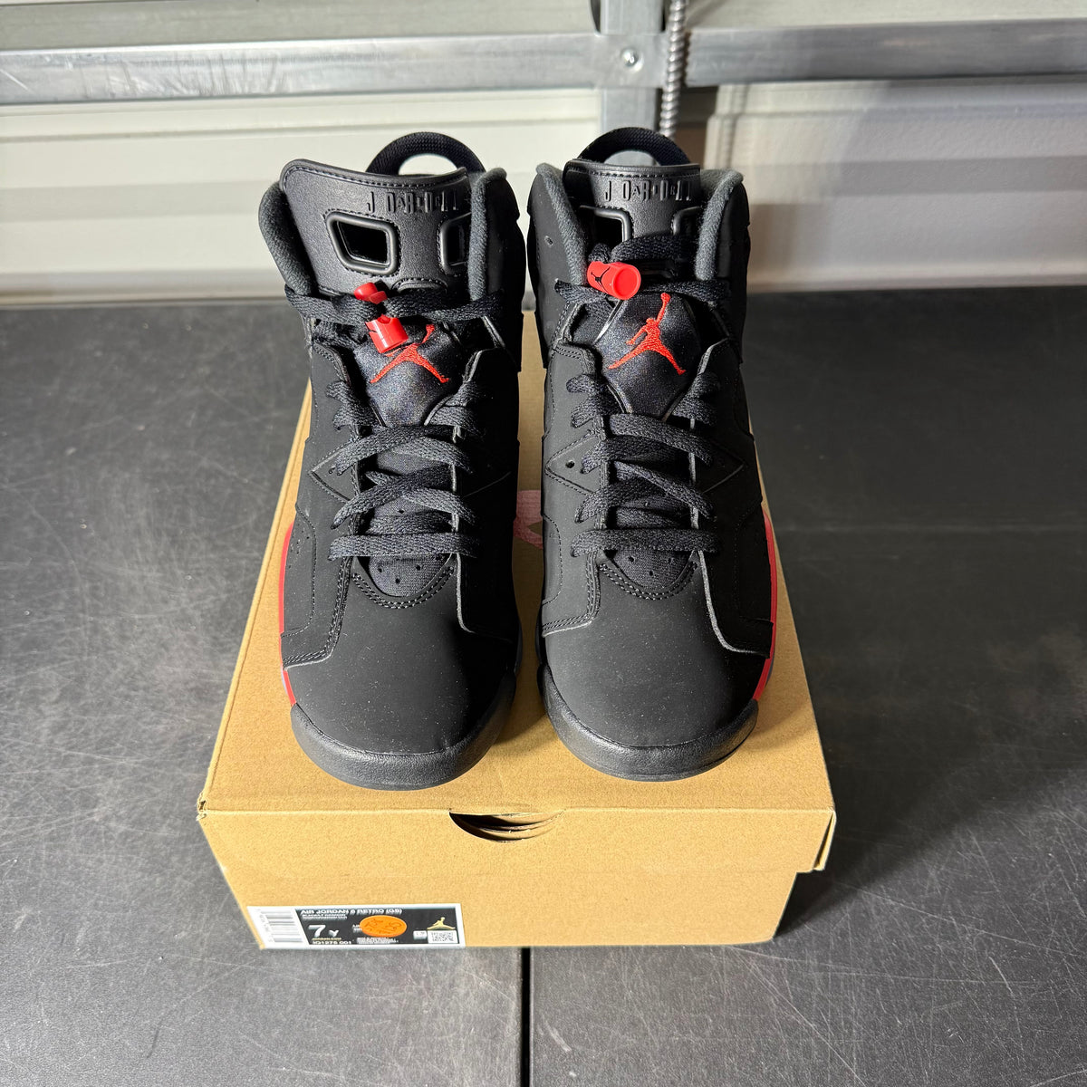 Size 7Y - AJ 6 Infrared Salesman