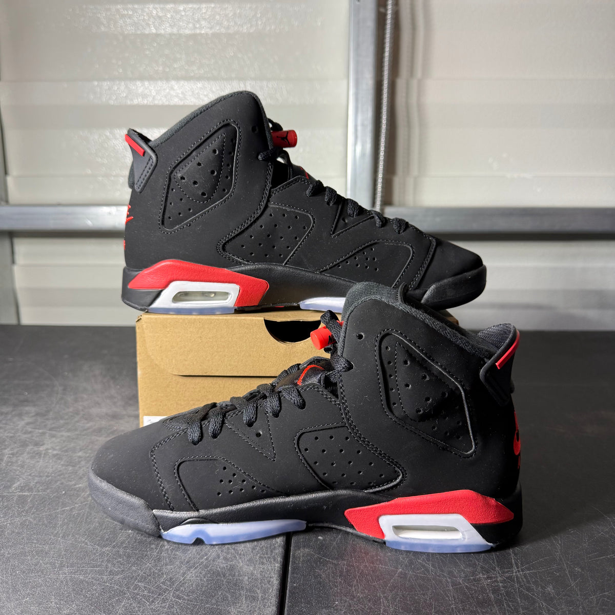 Size 7Y - AJ 6 Infrared Salesman