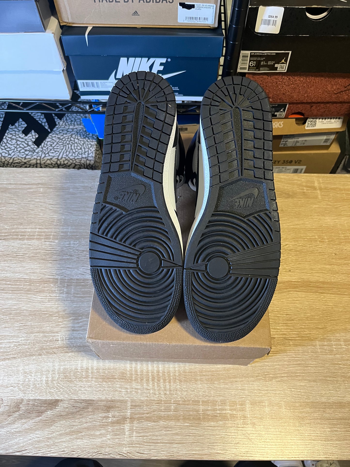 Size 11 – AJ 1 ’85 Black White