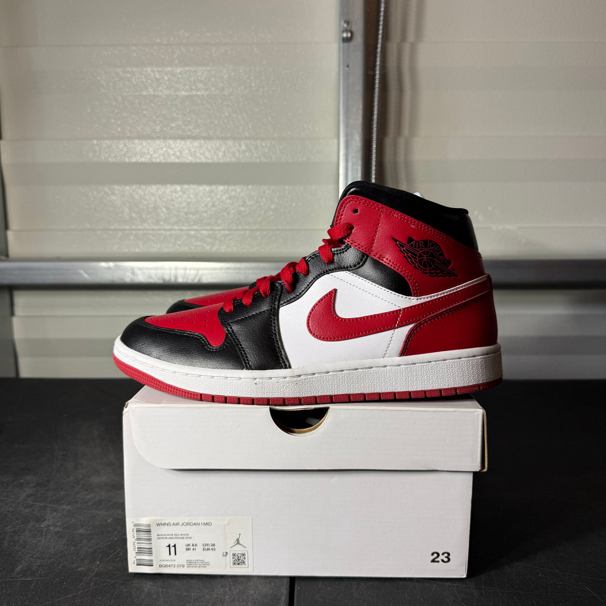 Size 11W - AJ 1 Mid Alternate Bred Toe