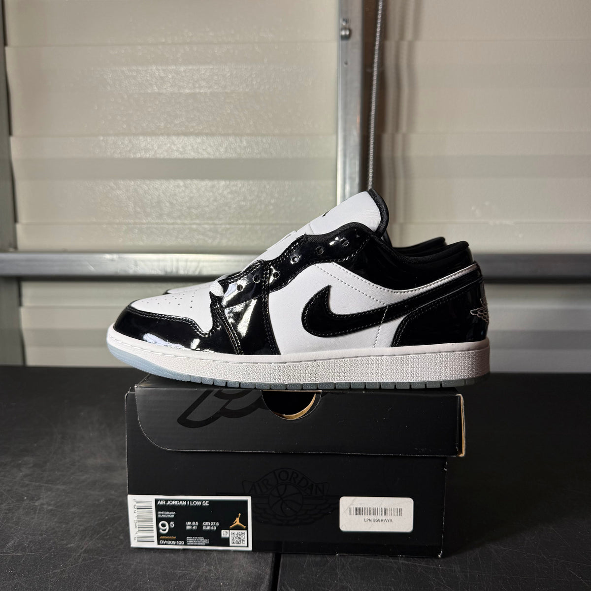 Size 9.5 - AJ 1 Low Concord
