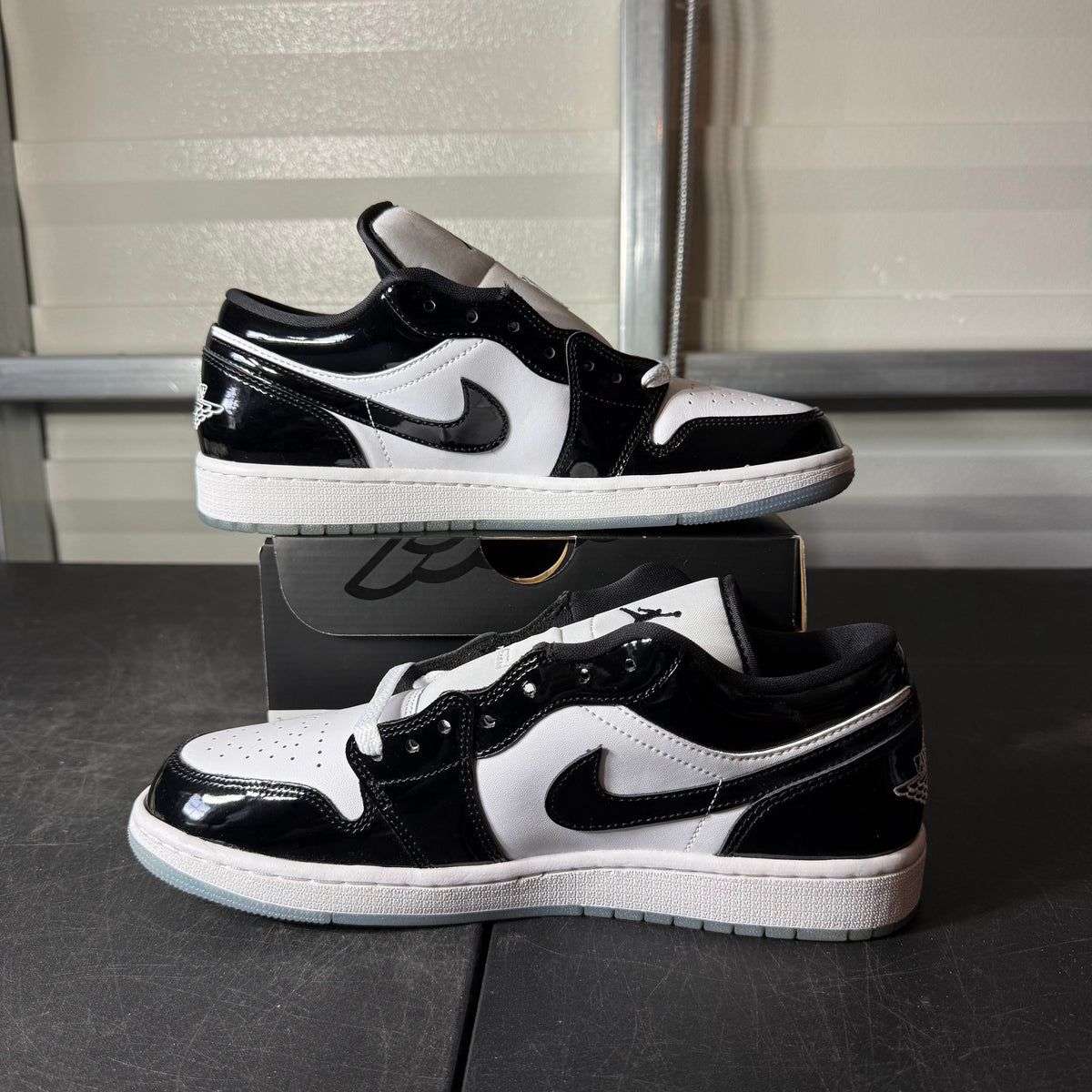 Size 9.5 - AJ 1 Low Concord