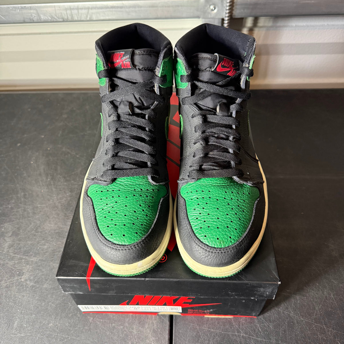 Size 9.5 - AJ 1 Pine Green 2.0