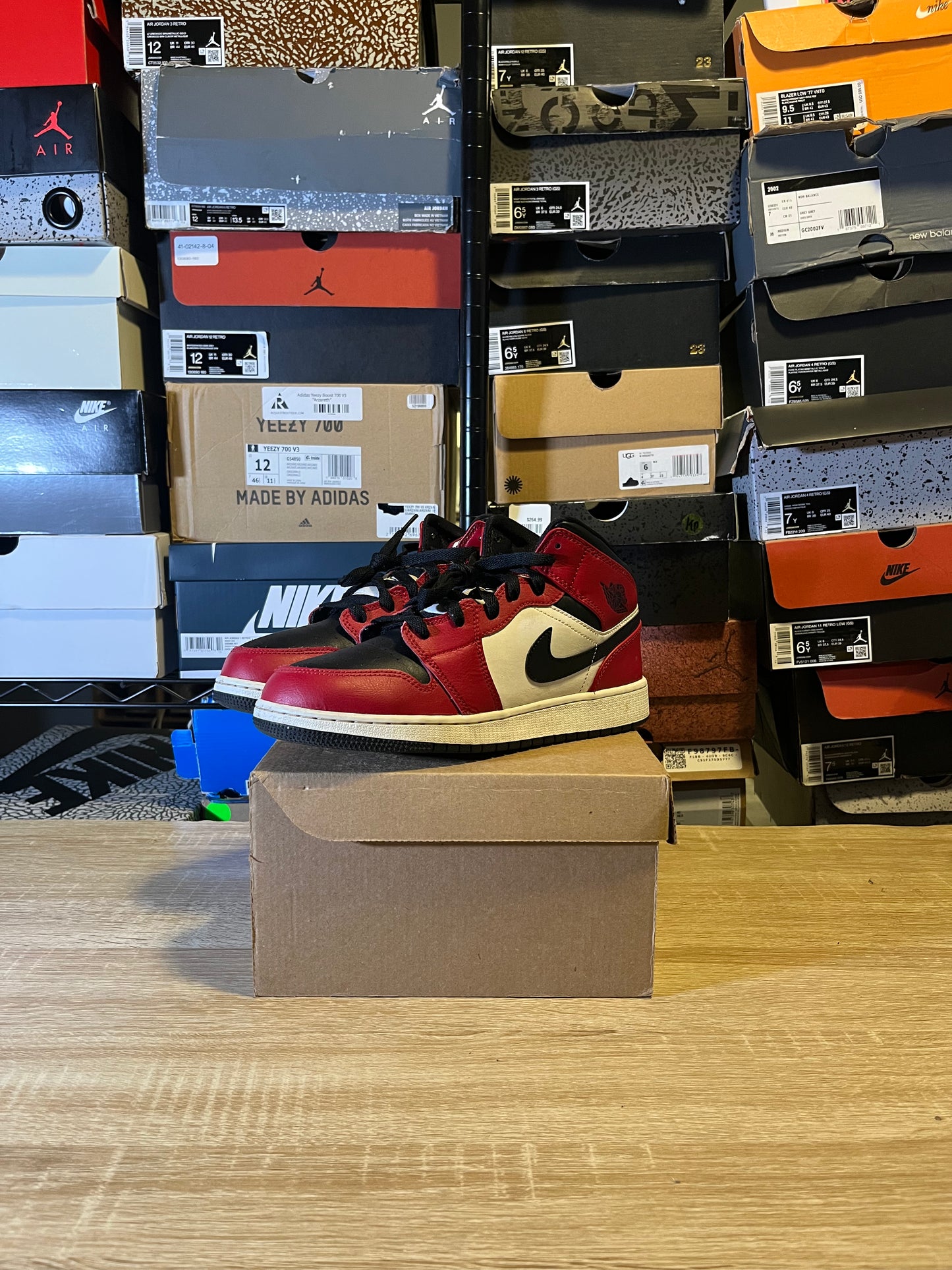 Size 7Y – AJ 1 Mid Chicago Toe