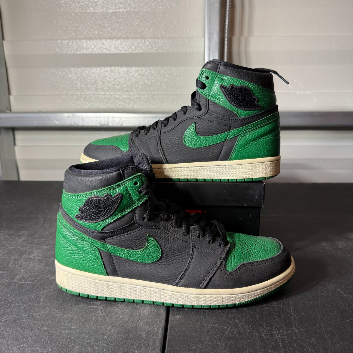 Size 9.5 - AJ 1 Pine Green 2.0