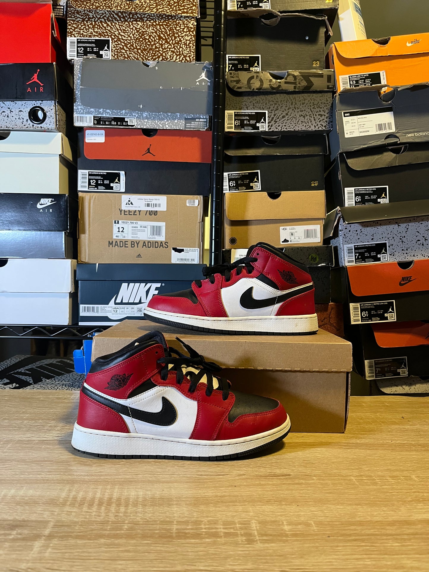 Size 7Y – AJ 1 Mid Chicago Toe