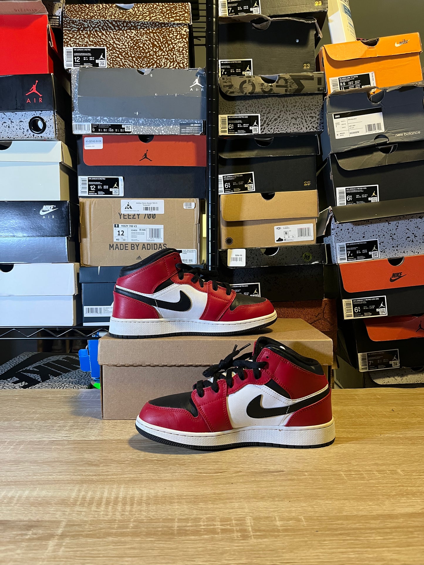 Size 7Y – AJ 1 Mid Chicago Toe