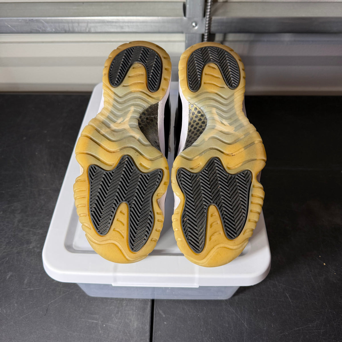 Size 8.5 - AJ 11 Gratitude