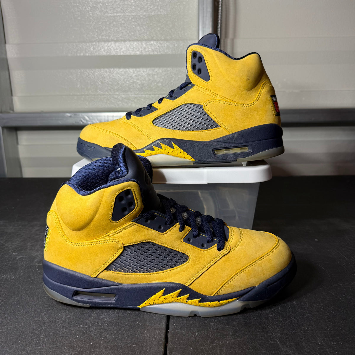 Size 10.5 - AJ 5 Michigan