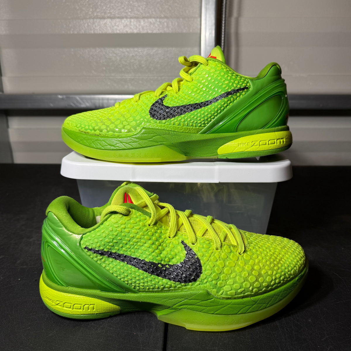 Size 8.5 - Kobe 6 Grinch
