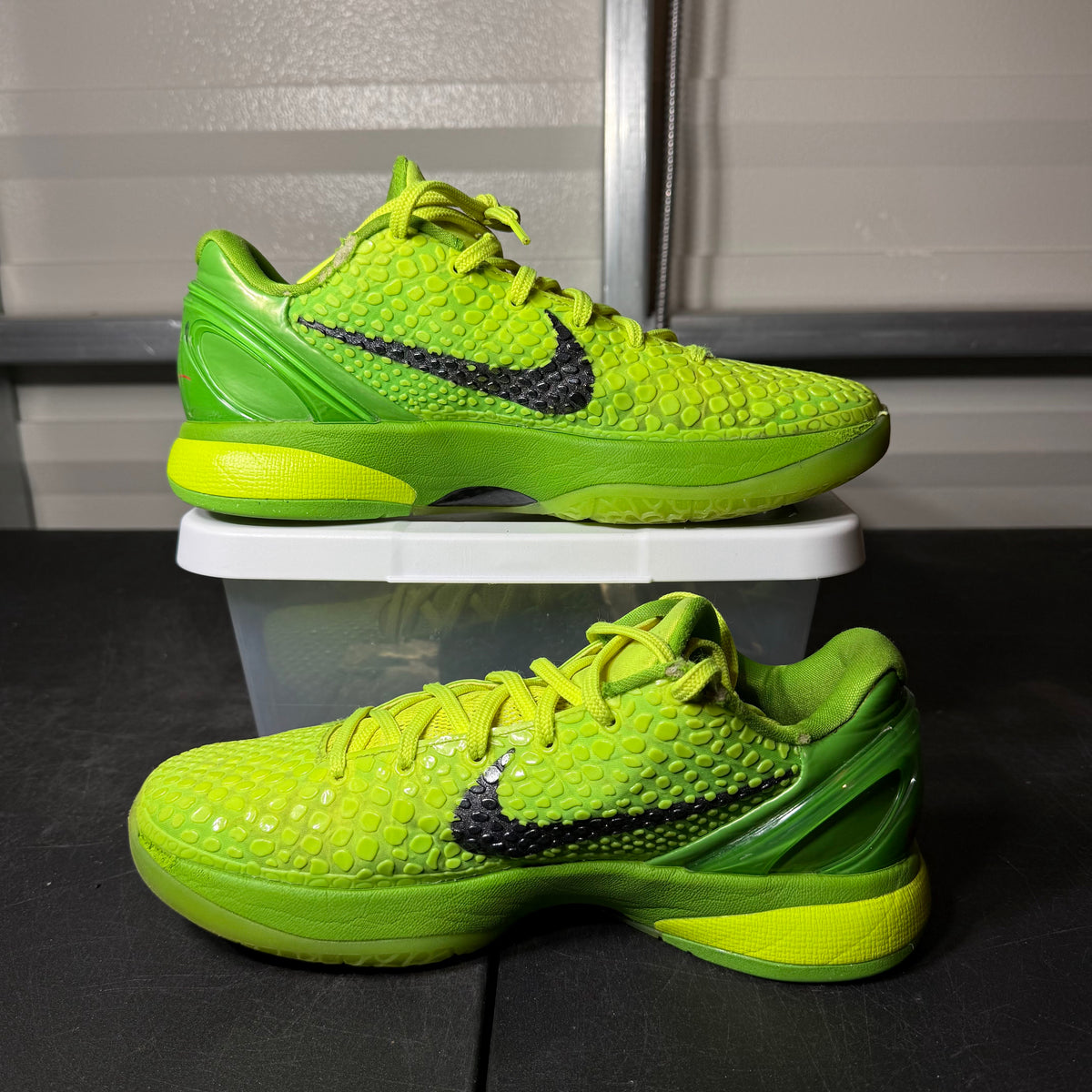 Size 8.5 - Kobe 6 Grinch