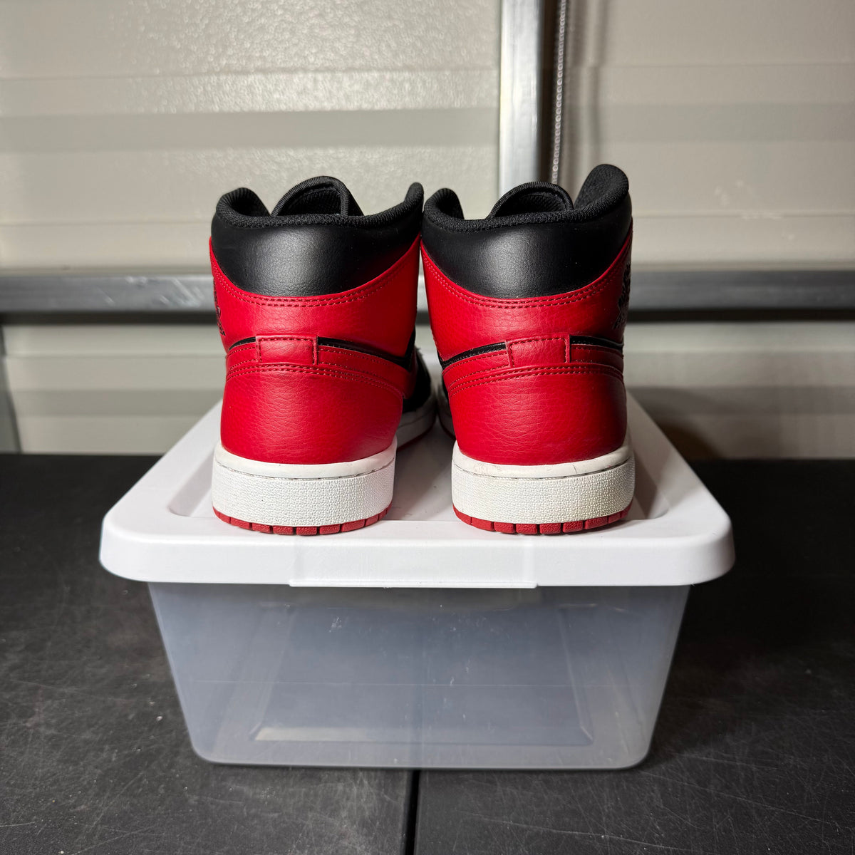 Size 9 - AJ 1 Mid Banned