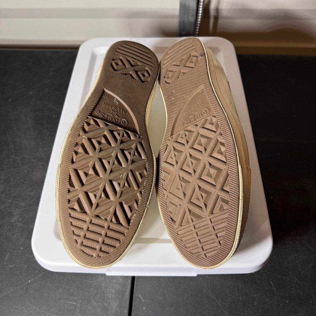Size 10 - CDG x Converse Chuck 70 Low Milk Heart