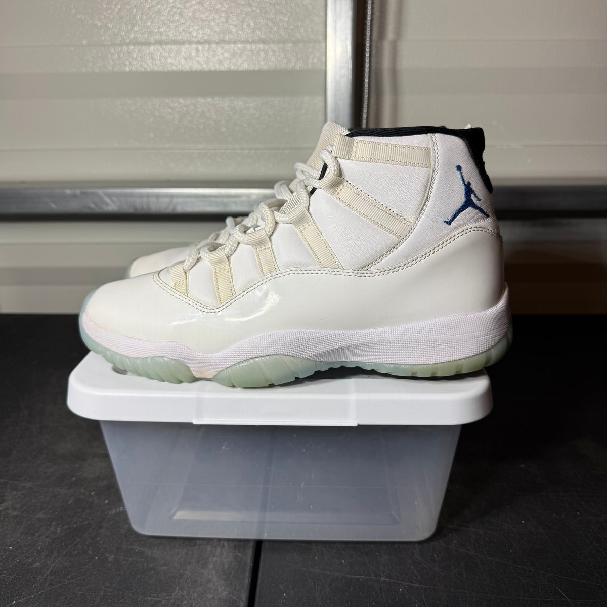 Size 9 - AJ 11 Legend Blue