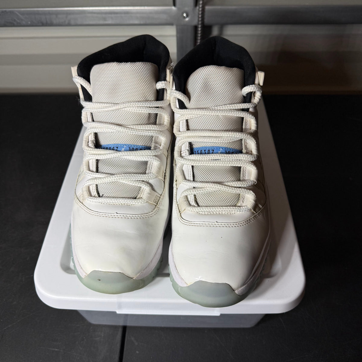 Size 9 - AJ 11 Legend Blue