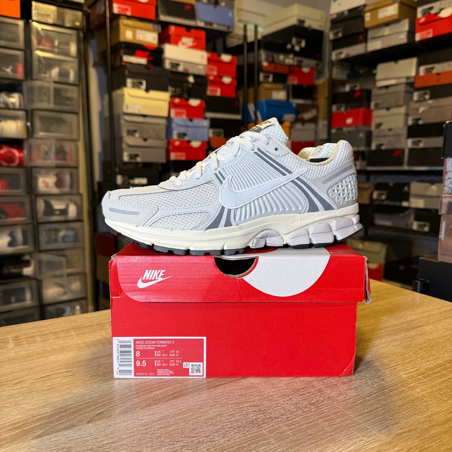 Size 8 - Vomero Photon Dust Metallic