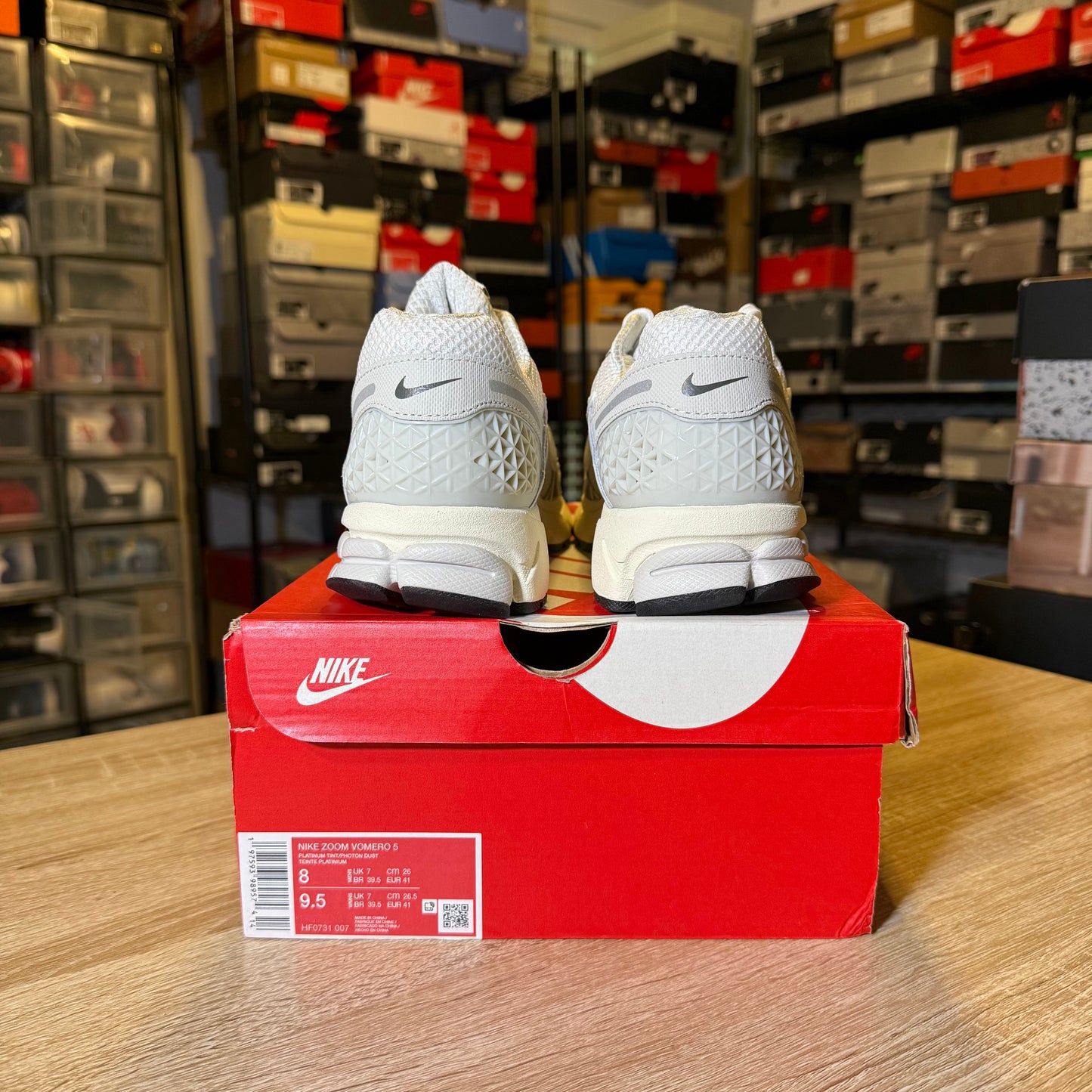Size 8 - Vomero Photon Dust Metallic