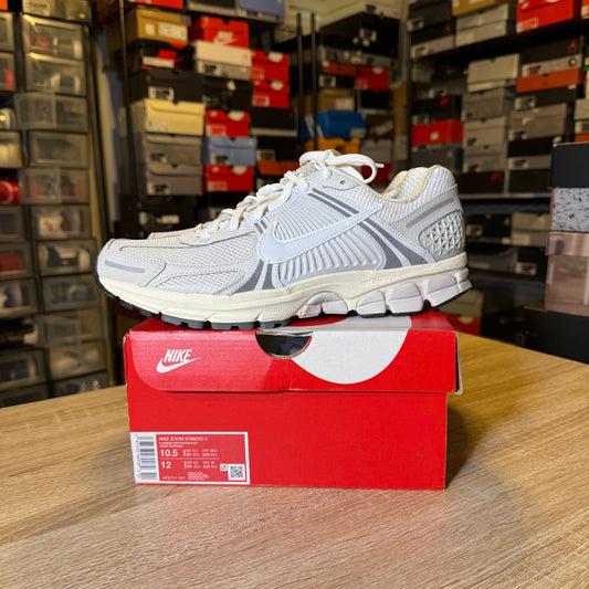 Size 10.5 - Vomero Photon Dust Metallic