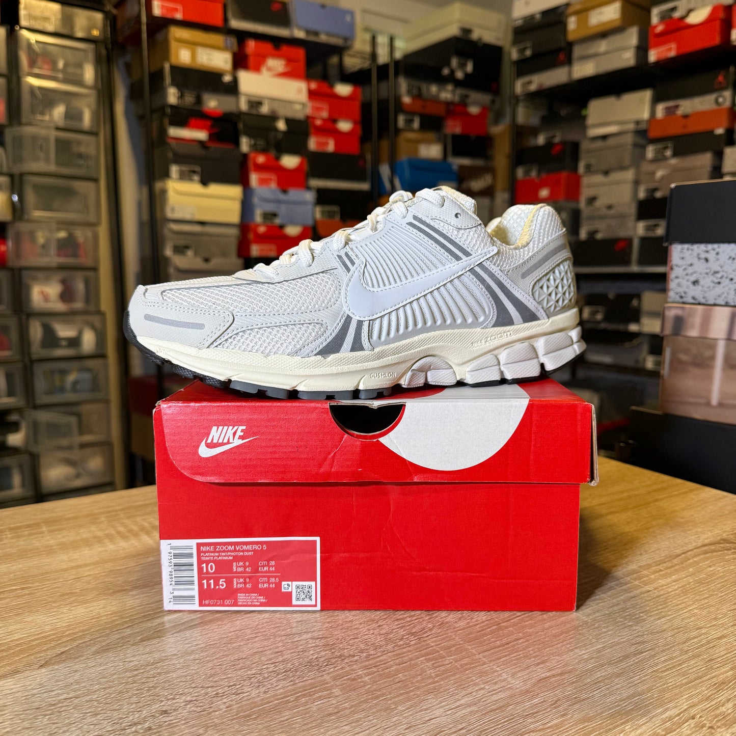 Size 10 - Vomero Photon Dust Metallic