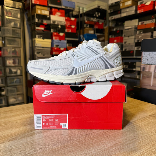 Size 10 - Vomero Photon Dust Metallic