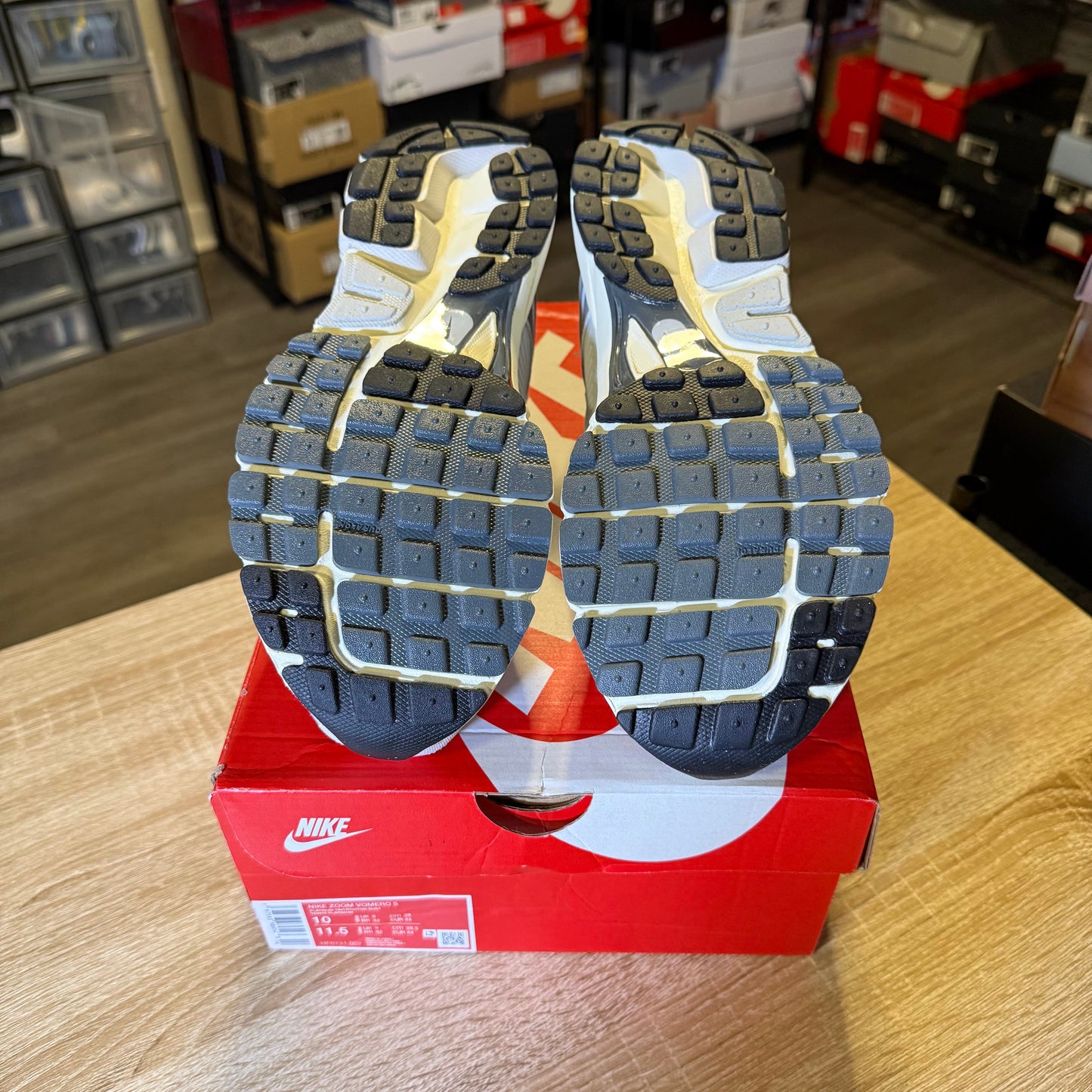 Size 10 - Vomero Photon Dust Metallic