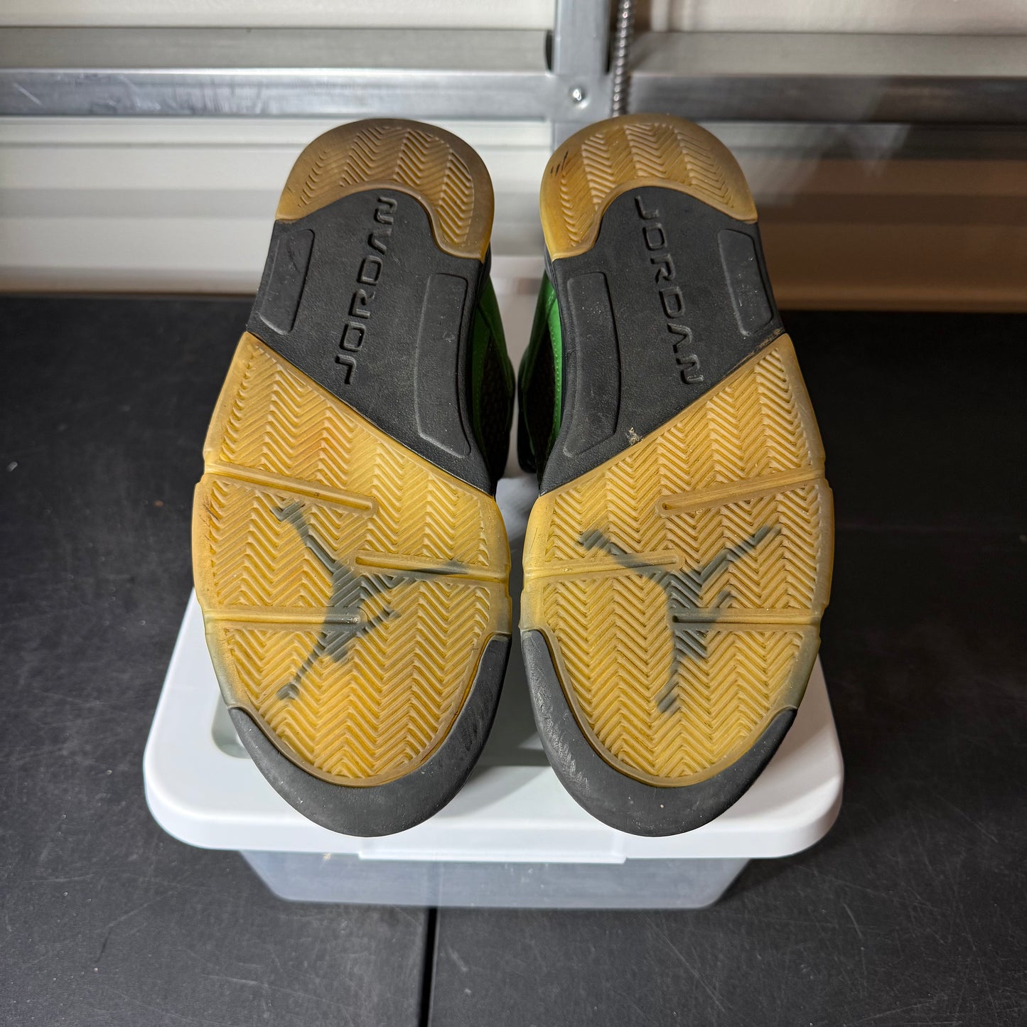 Size 9.5 - AJ 5 Oregon