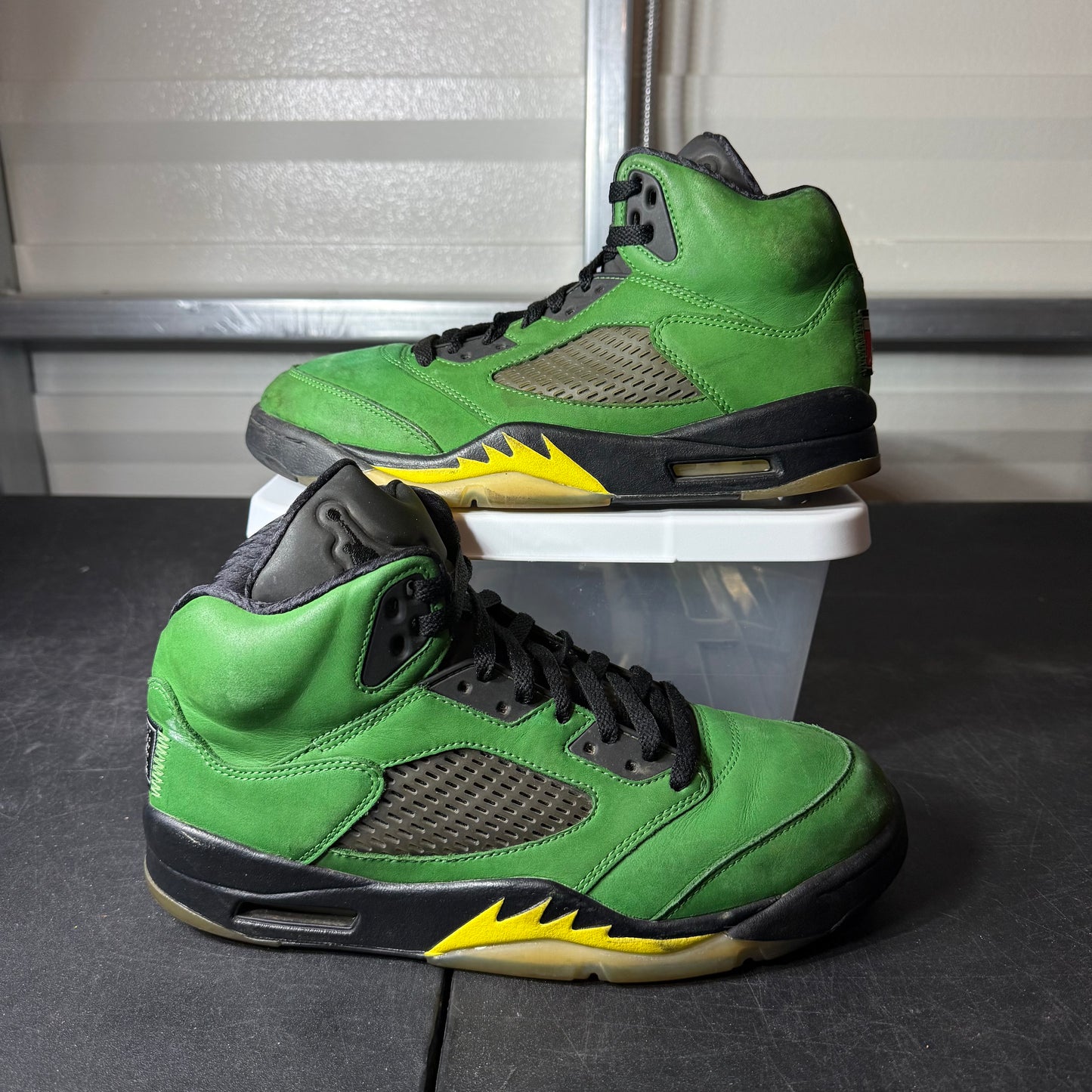 Size 9.5 - AJ 5 Oregon