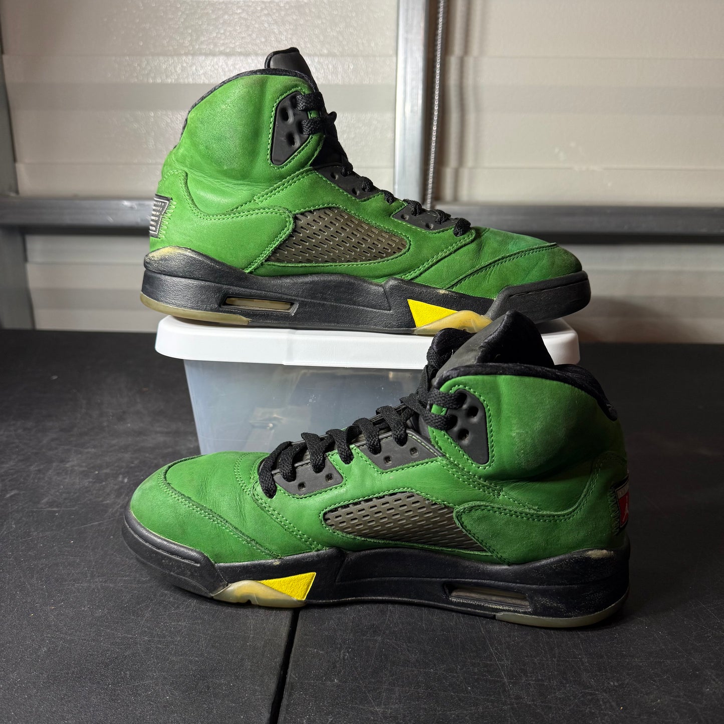 Size 9.5 - AJ 5 Oregon