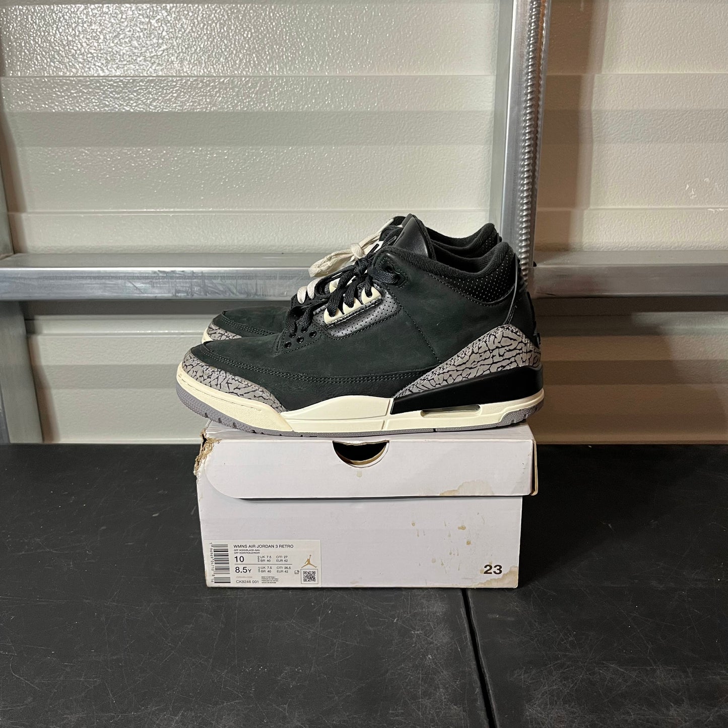 Size 8.5M - AJ 3 Off Noir
