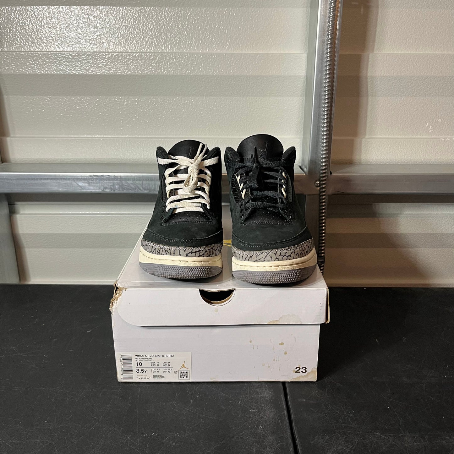 Size 8.5M - AJ 3 Off Noir