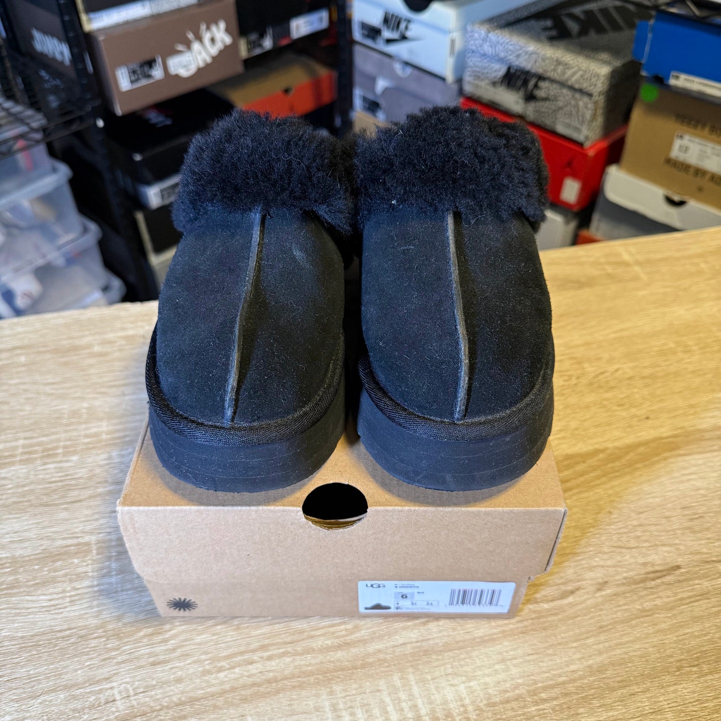 Size 4.5 M - Uggs