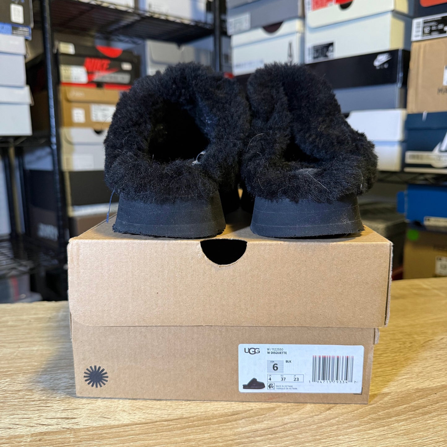 Size 4.5 M - Uggs