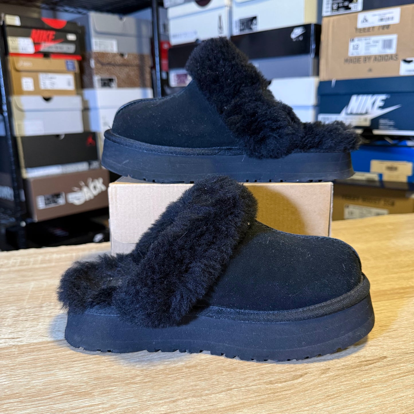 Size 4.5 M - Uggs